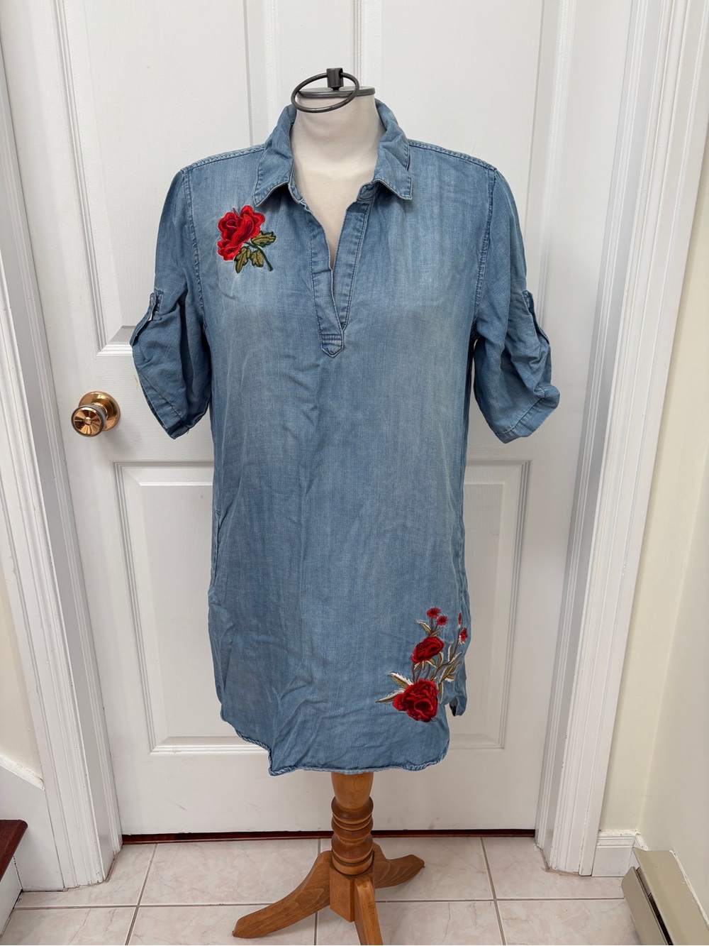 Velvet Heart Light Blue Denim Midi Dress with Red Rose Embroidery